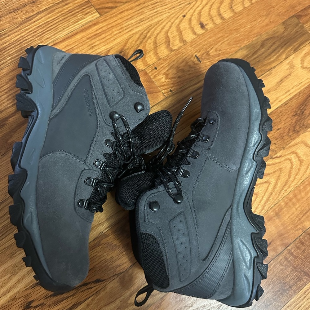 Columbia Mens Newton Ridge Plus 2 Suede Waterproof Hike Boot Sz 10.5 Shark Black